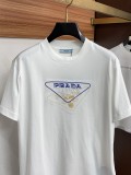 目を惹くカラー 2026 プラダ 新作 半袖Tシャツ 偽物