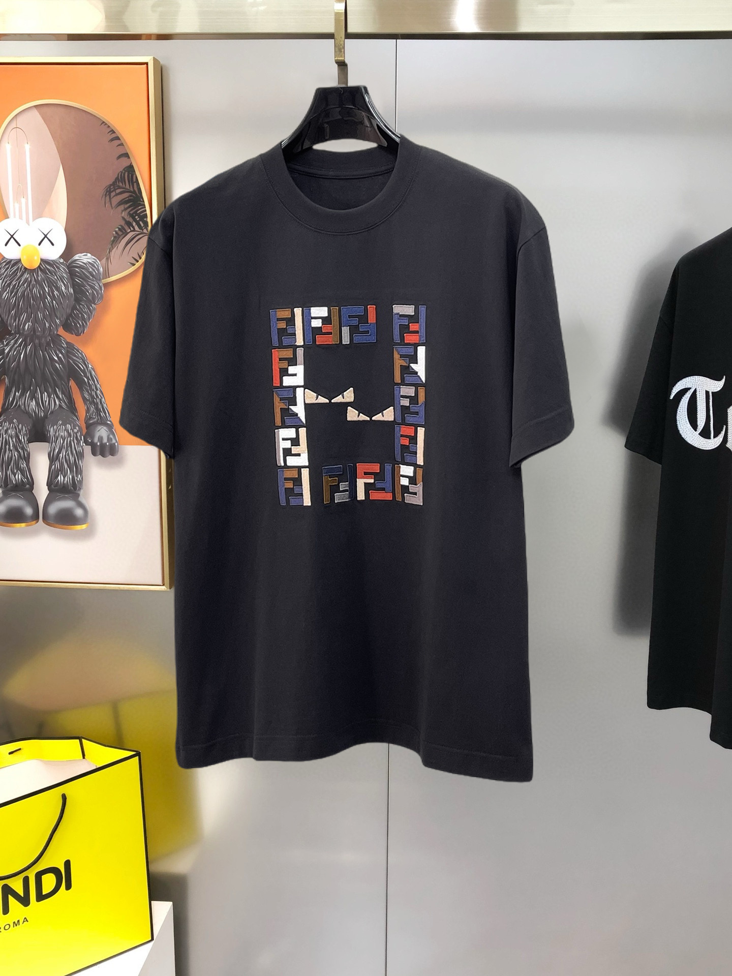 【限定カラー】 2026 フェンディ 新作 半袖Tシャツ コピー