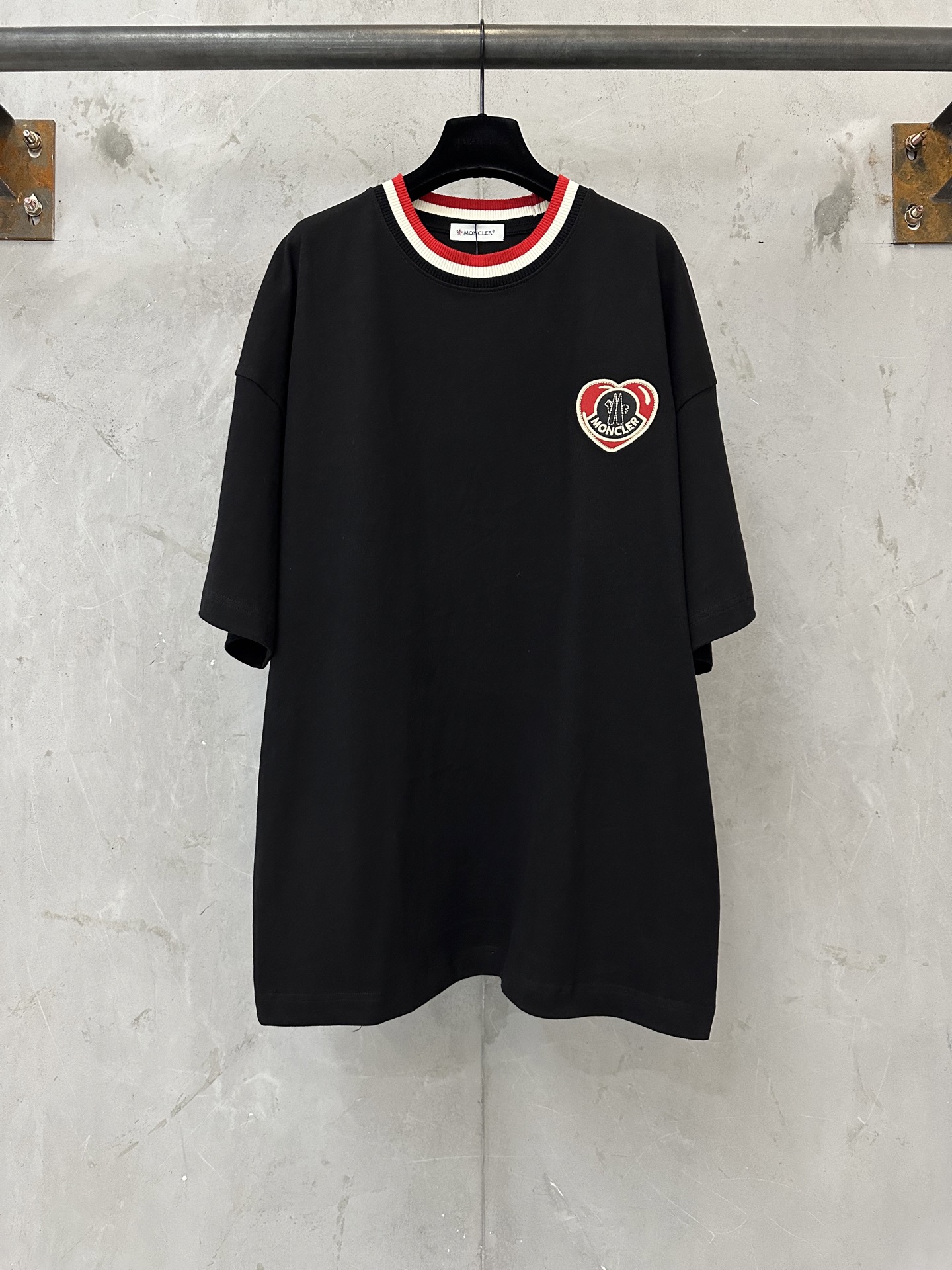 使い勝手良し 2026 モンクレール 新作 半袖Tシャツ コピー