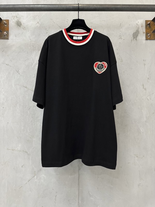 使い勝手良し 2026 モンクレール 新作 半袖Tシャツ コピー