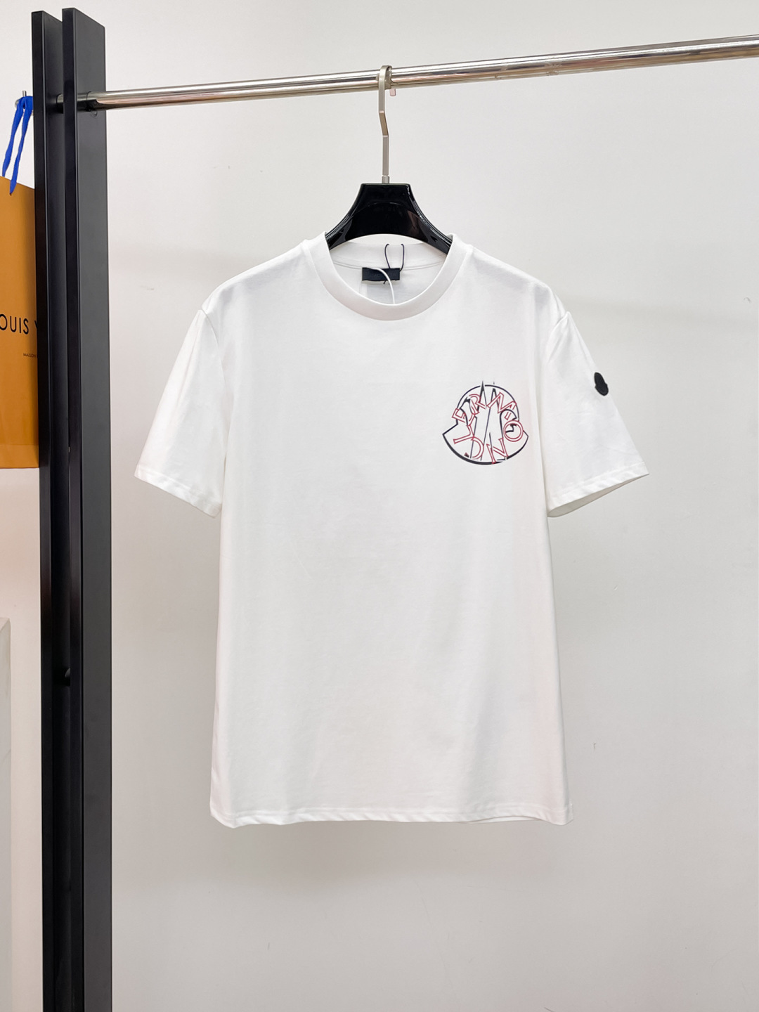 完売前に！2026 モンクレール 新作 半袖Tシャツ 偽物