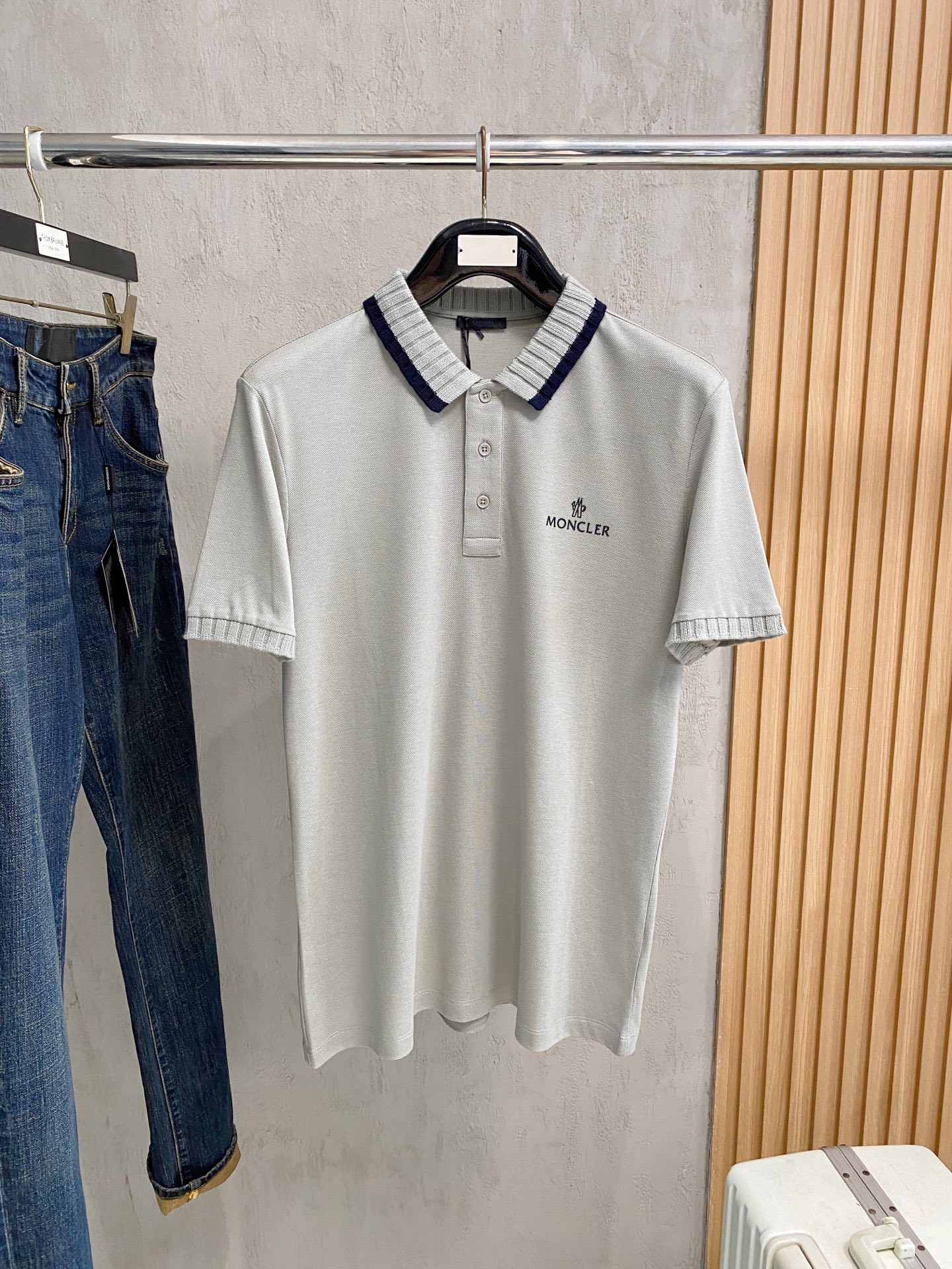 日本未入荷 2026 モンクレール 新作 半袖Tシャツ スーパーコピー