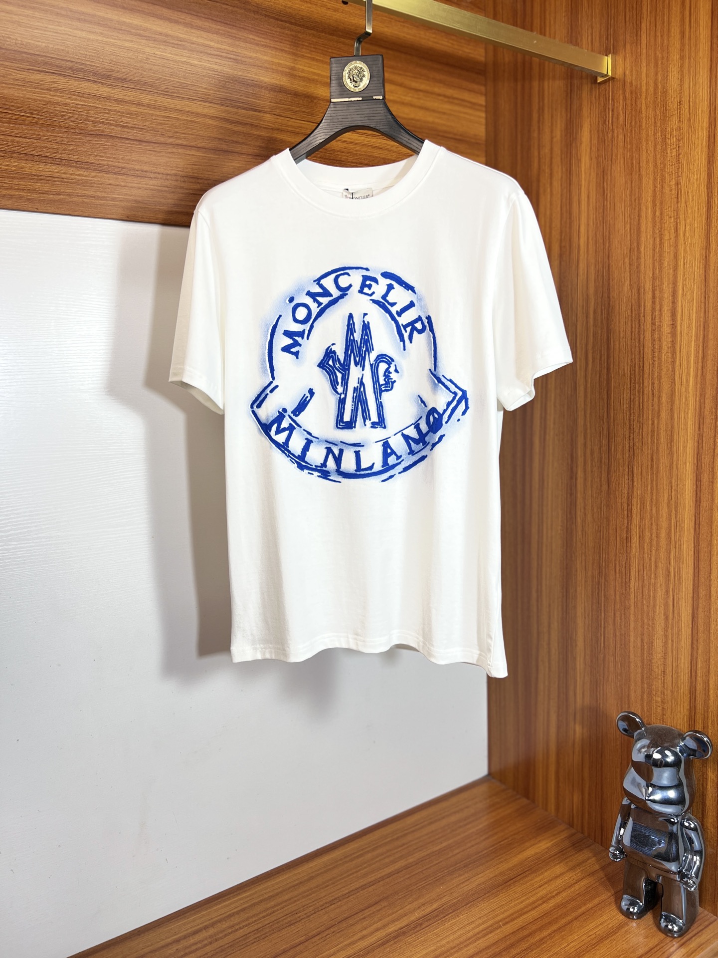 世界中で大人気♪ 2026 モンクレール 新作 半袖Tシャツ 偽物