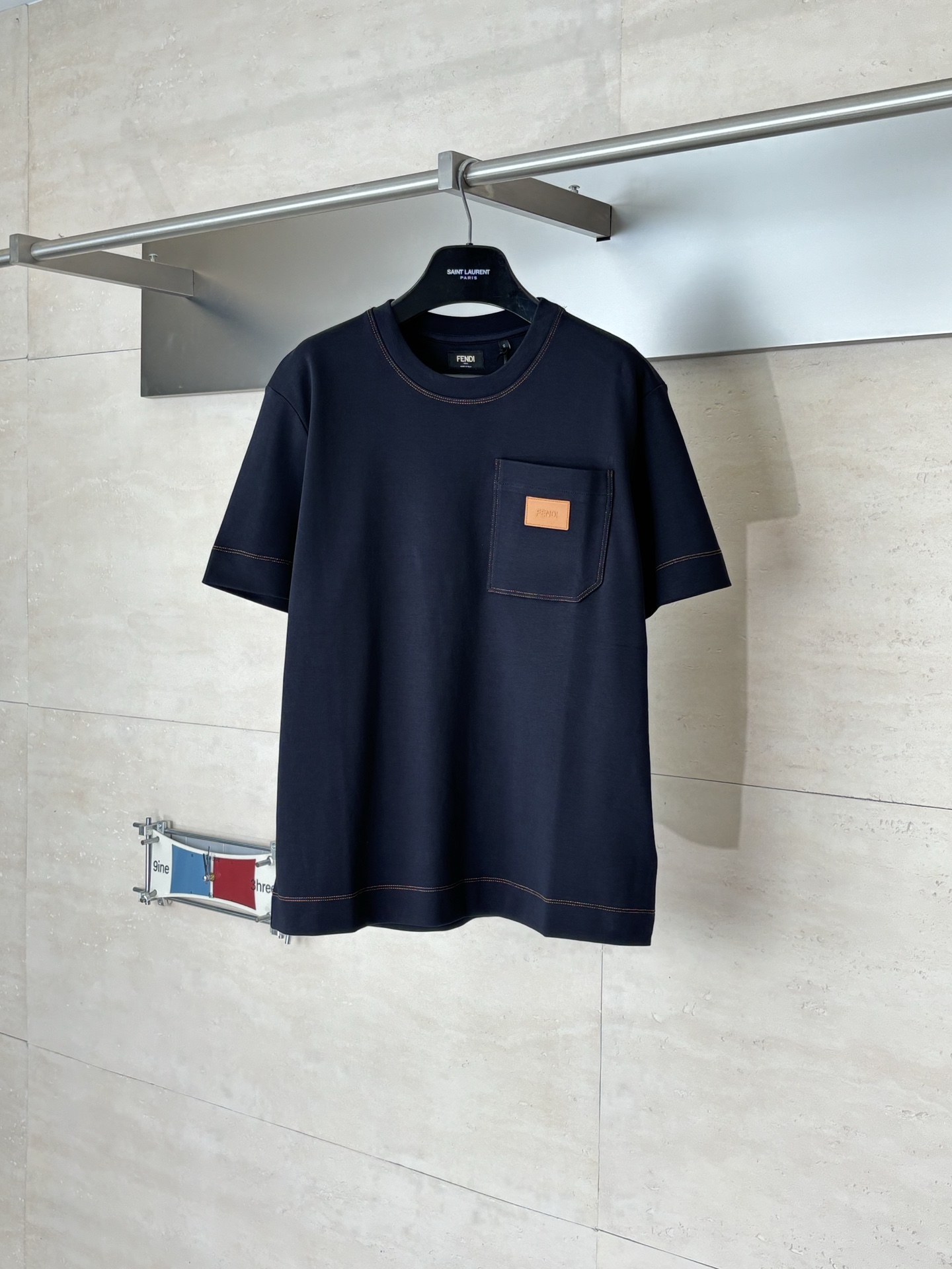 絶対欲しい！ 2026 フェンディ 新作 半袖Tシャツ 偽物