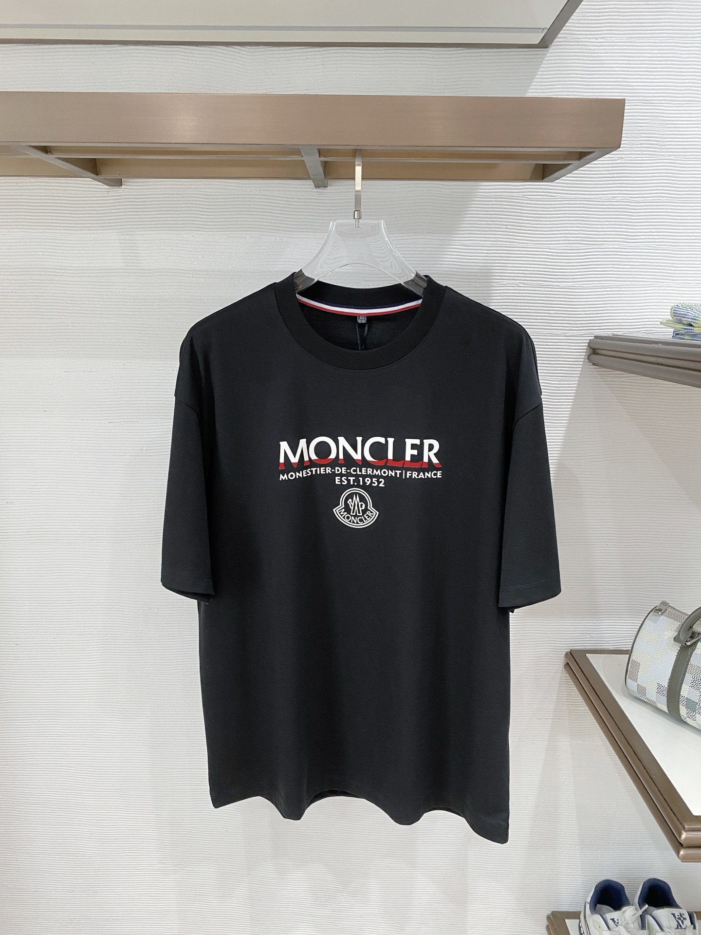人気爆発☆ 2026 モンクレール 新作 半袖Tシャツ 偽物