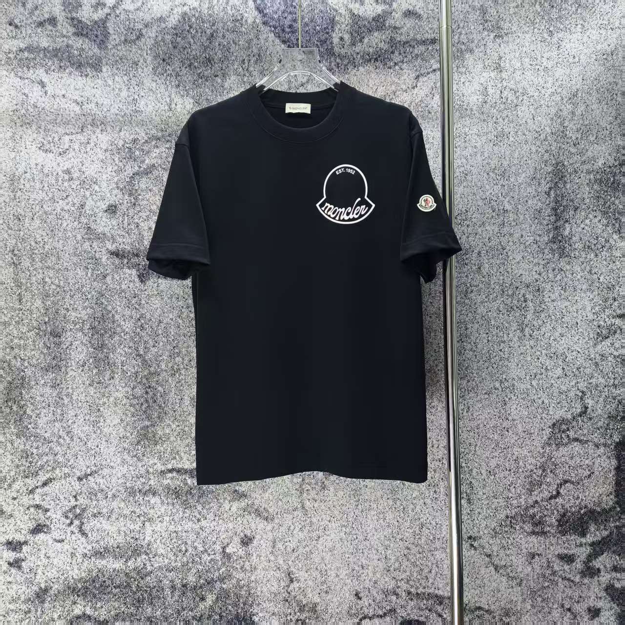 肌触り最高な 2026 モンクレール 新作 半袖Tシャツ スーパーコピー