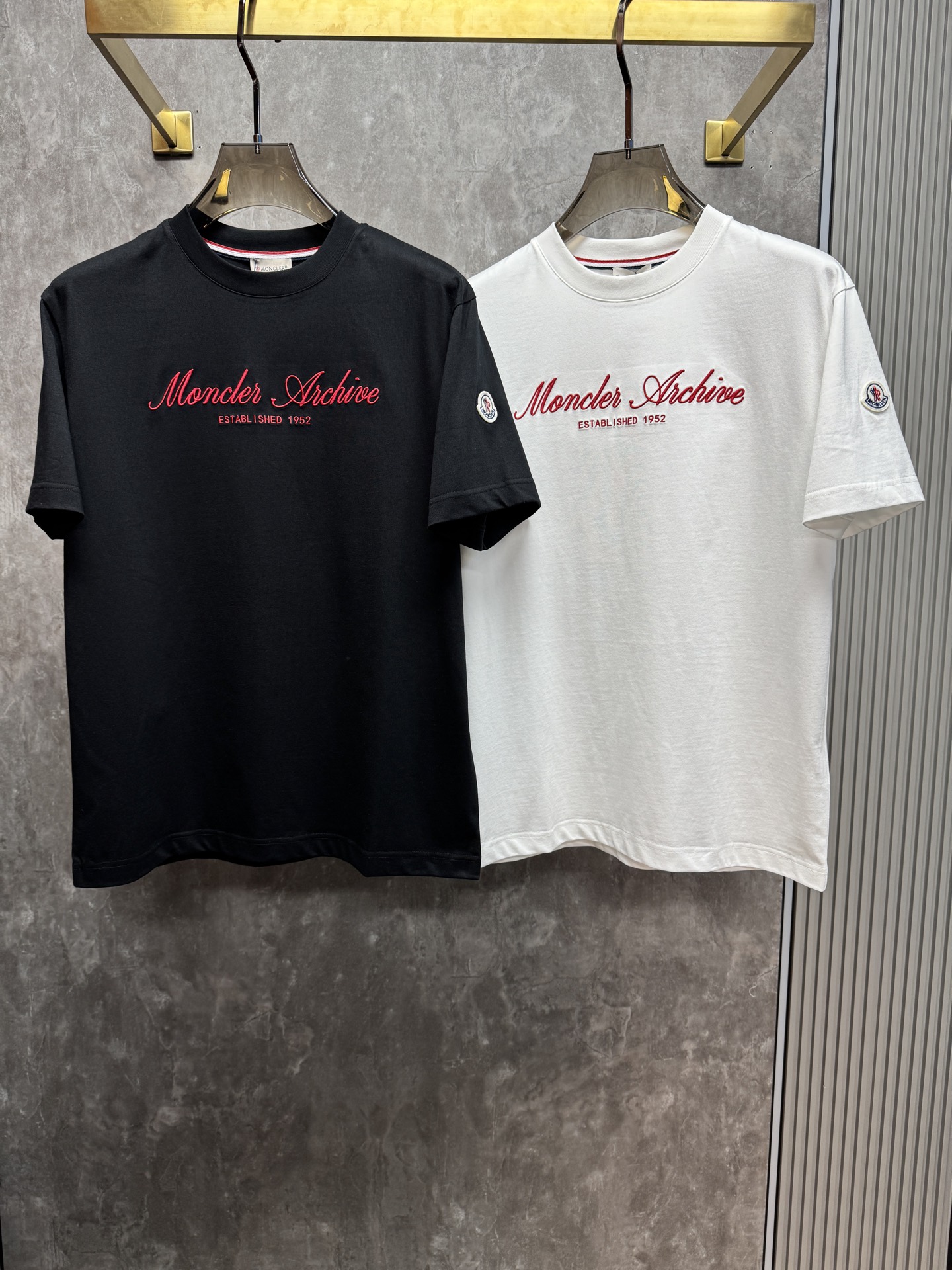 新色登場☆ 2026 モンクレール 新作 半袖Tシャツ スーパーコピー 2色