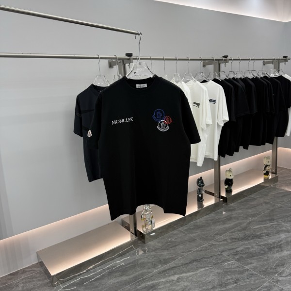 注目度抜群！2026 モンクレール 新作 半袖Tシャツ スーパーコピー