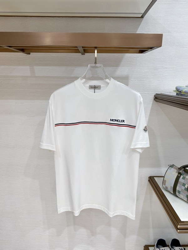 注目度抜群！2026 モンクレール 新作 半袖Tシャツ 偽物