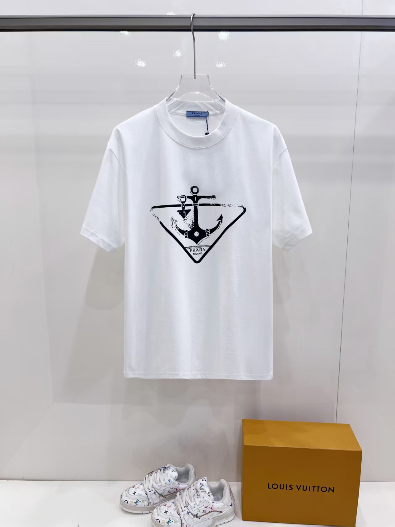 激安価格！2026 プラダ 新作 半袖Tシャツ コピー