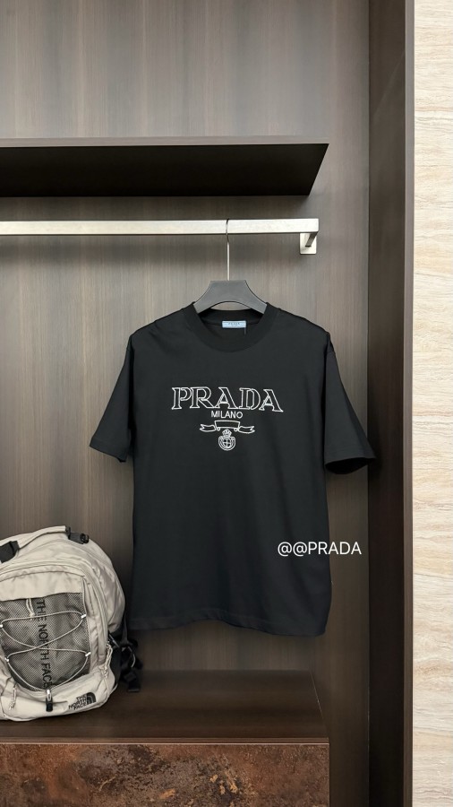 絶対欲しい！2026 プラダ 新作 半袖Tシャツ スーパーコピー