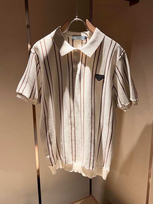 完売必至 ★ 2026 プラダ 新作 半袖Tシャツ 偽物