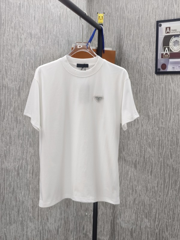 絶対欲しい！2026 プラダ 新作 半袖Tシャツ スーパーコピー