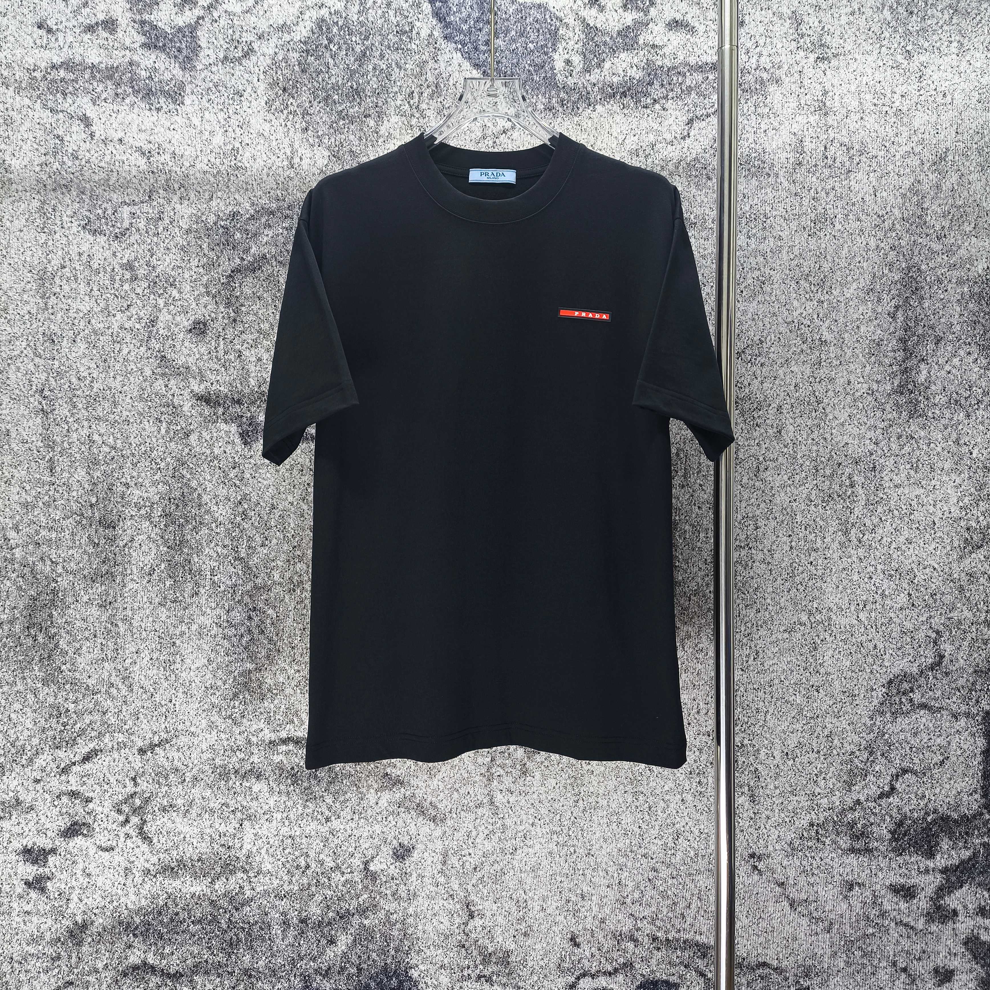 おすすめ 2026 プラダ 新作 半袖Tシャツ 偽物