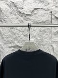 送料込 2026 プラダ 新作 半袖Tシャツ 偽物