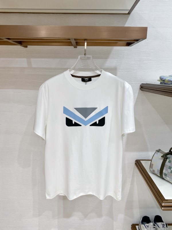 入手困難！ 2026 フェンディ 新作 半袖Tシャツ スーパーコピー