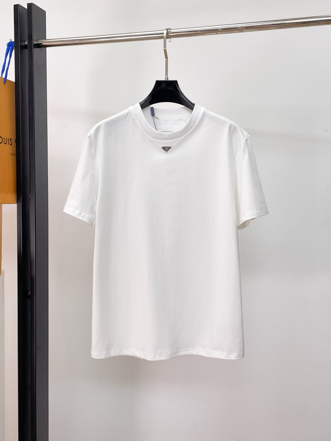 おすすめ 2026 プラダ 新作 半袖Tシャツ 偽物