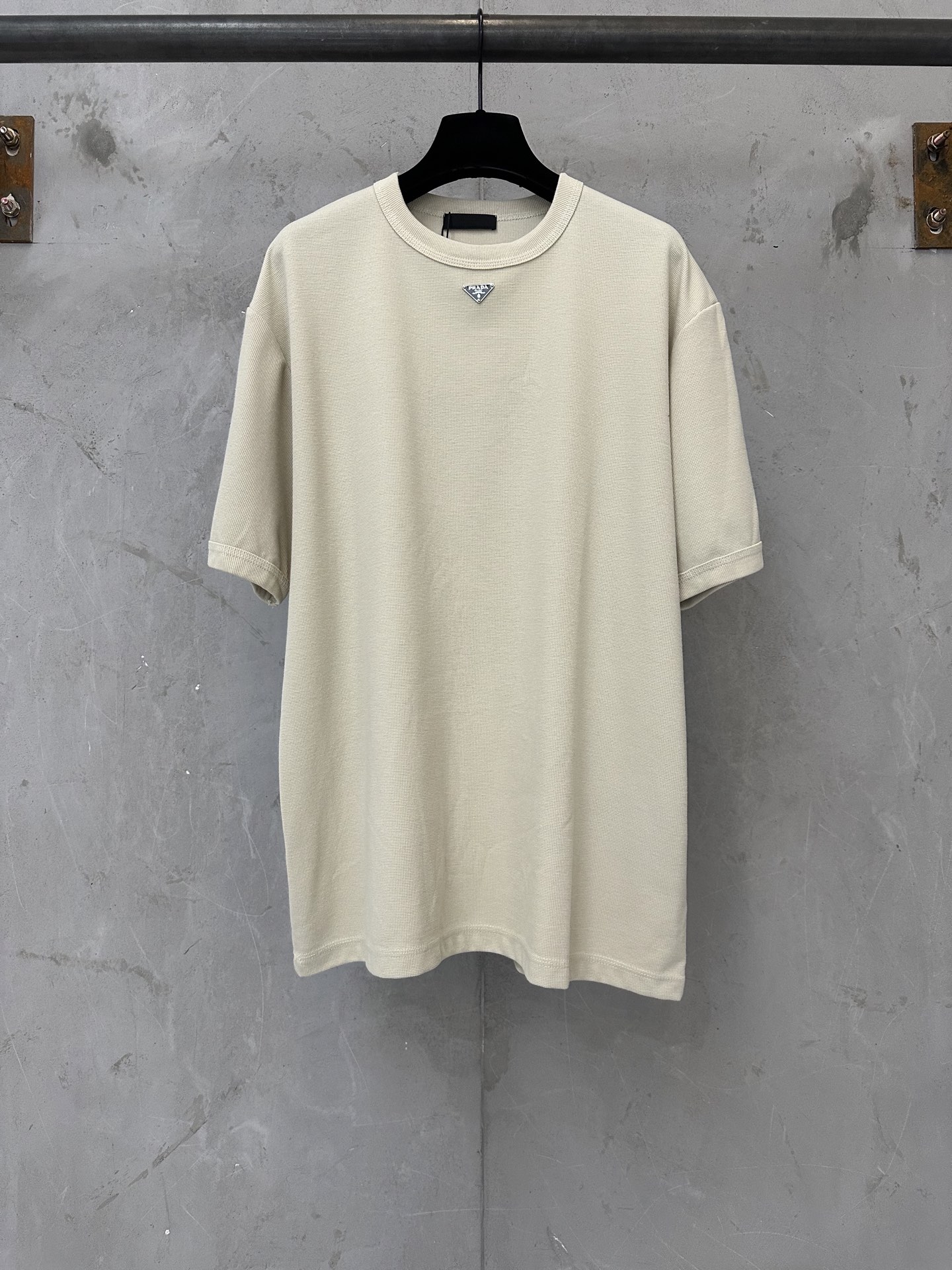 定番人気！2026 プラダ 新作 半袖Tシャツ スーパーコピー