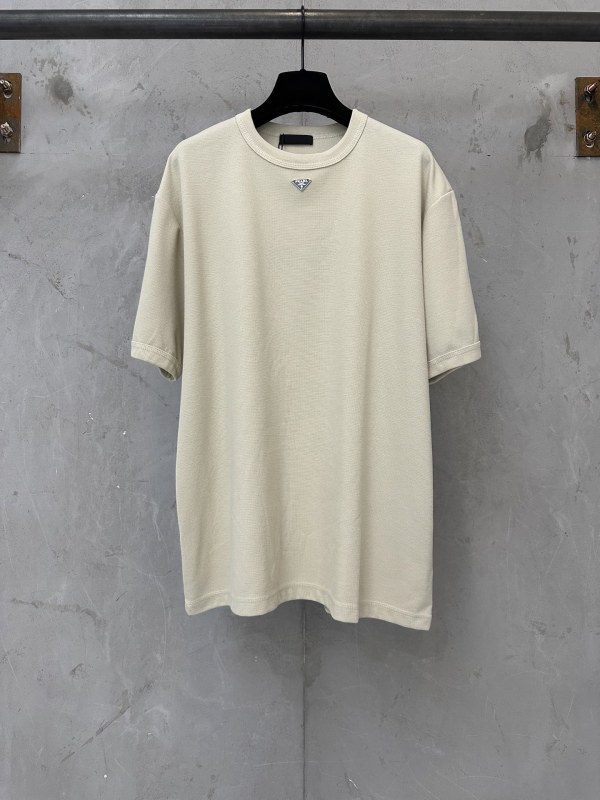 定番人気！2026 プラダ 新作 半袖Tシャツ スーパーコピー