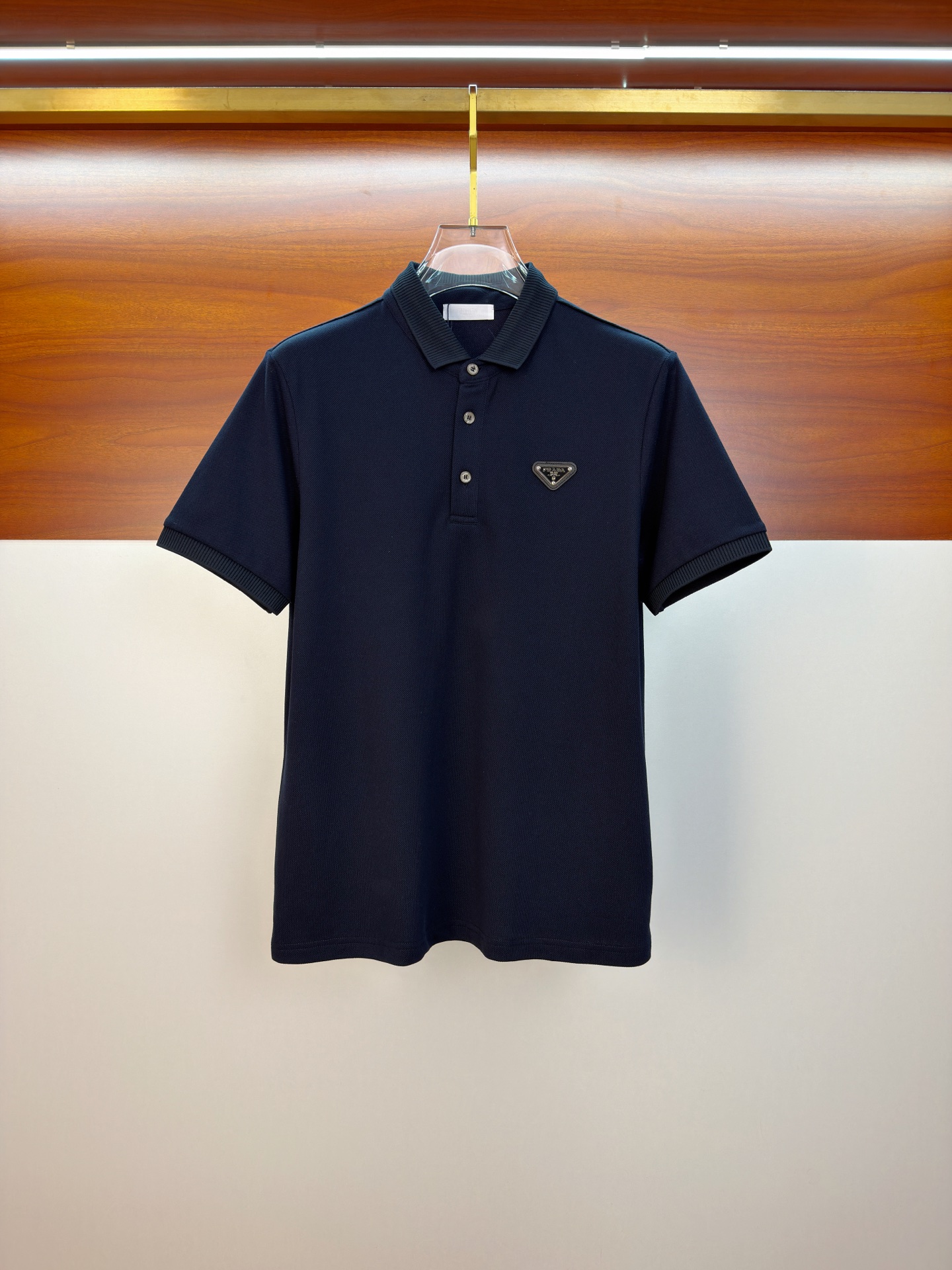 お洒落 2026 プラダ 新作 半袖Tシャツ 偽物