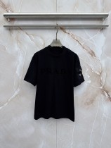 人気急上昇 2026 プラダ 新作 半袖Tシャツ スーパーコピー