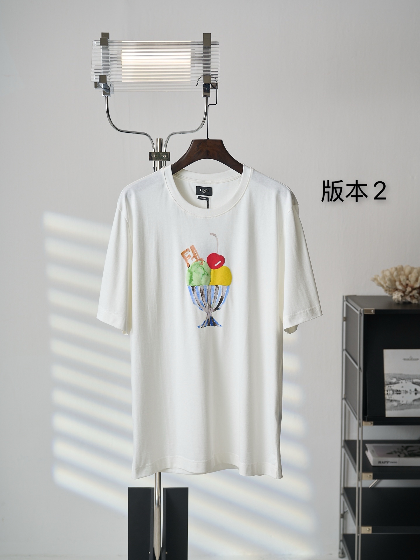 絶対欲しい！ 2026 フェンディ 新作 半袖Tシャツ スーパーコピー