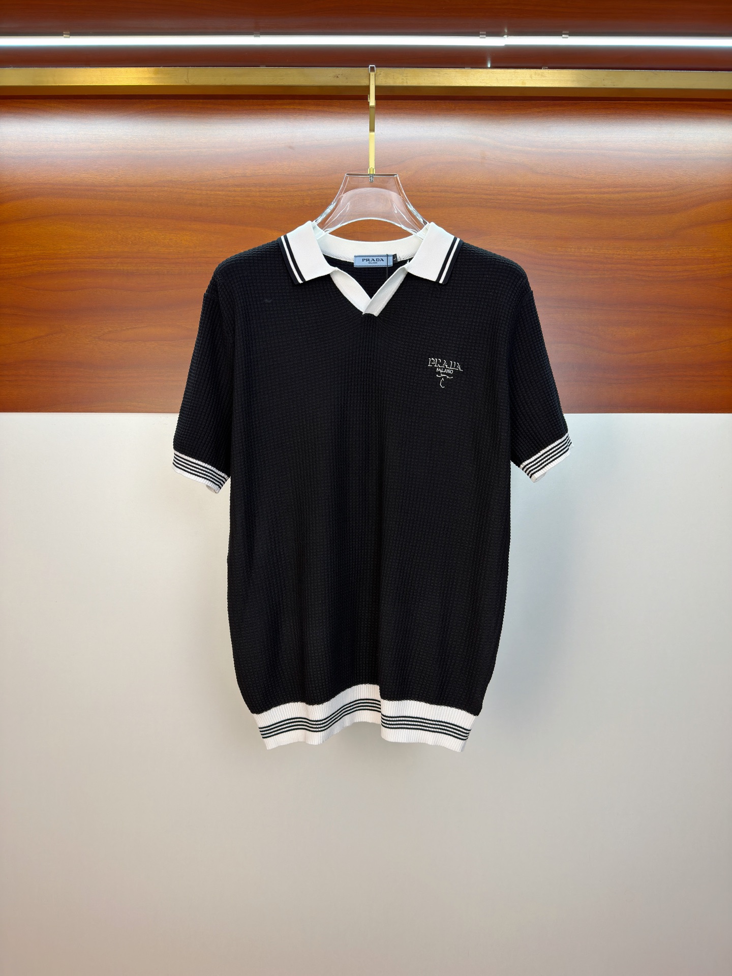 売上総額１位！2026 プラダ 新作 半袖Tシャツ 偽物