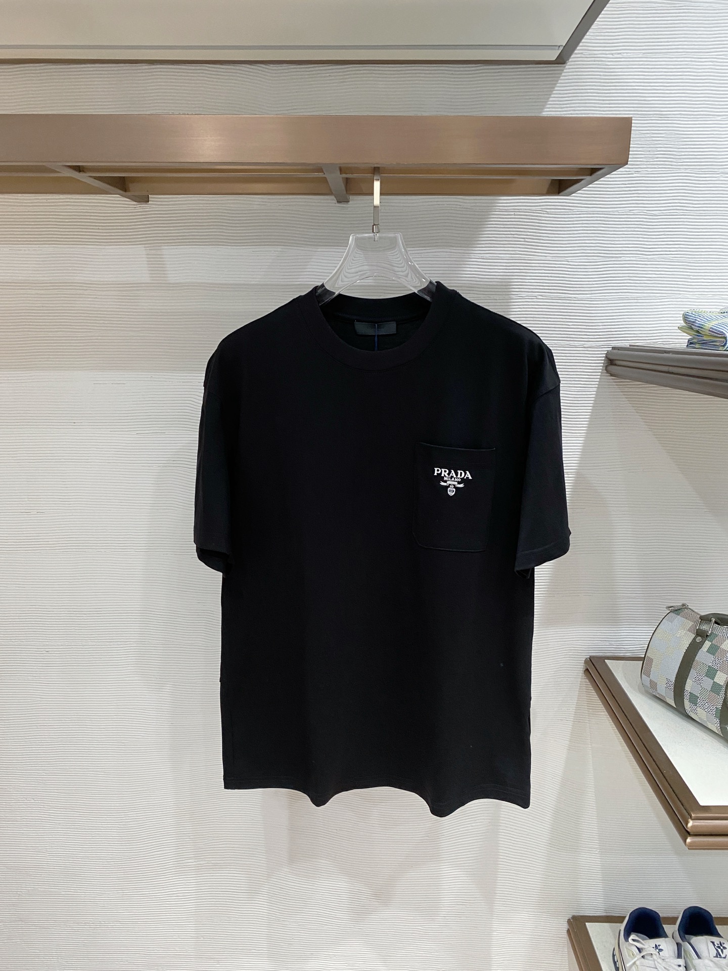 高品質♪♪♪ 2026 プラダ 新作 半袖Tシャツ 偽物