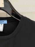 定番人気！2026 プラダ 新作 半袖Tシャツ 偽物