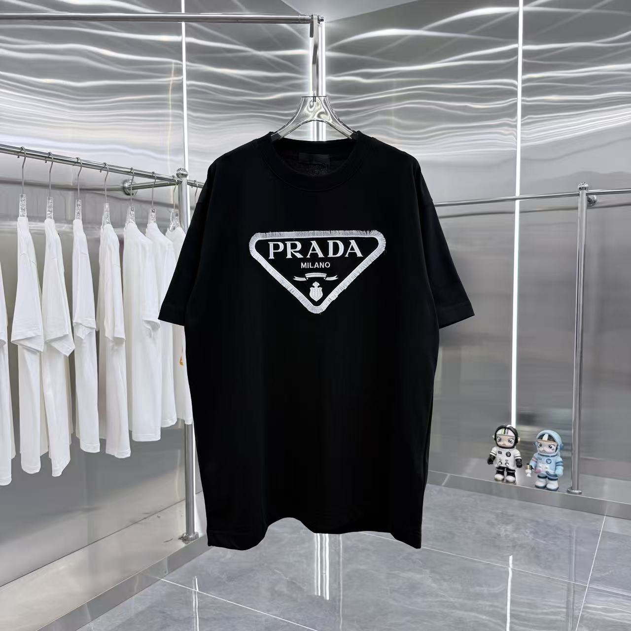 ☆超人気☆ 2026 プラダ 新作 半袖Tシャツ コピー
