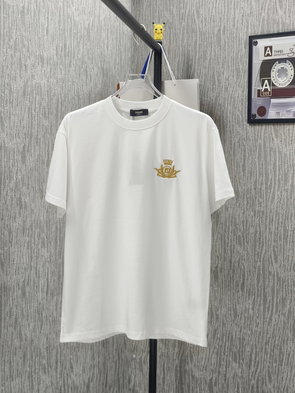 絶対欲しい！ 2026 フェンディ 新作 半袖Tシャツ コピー