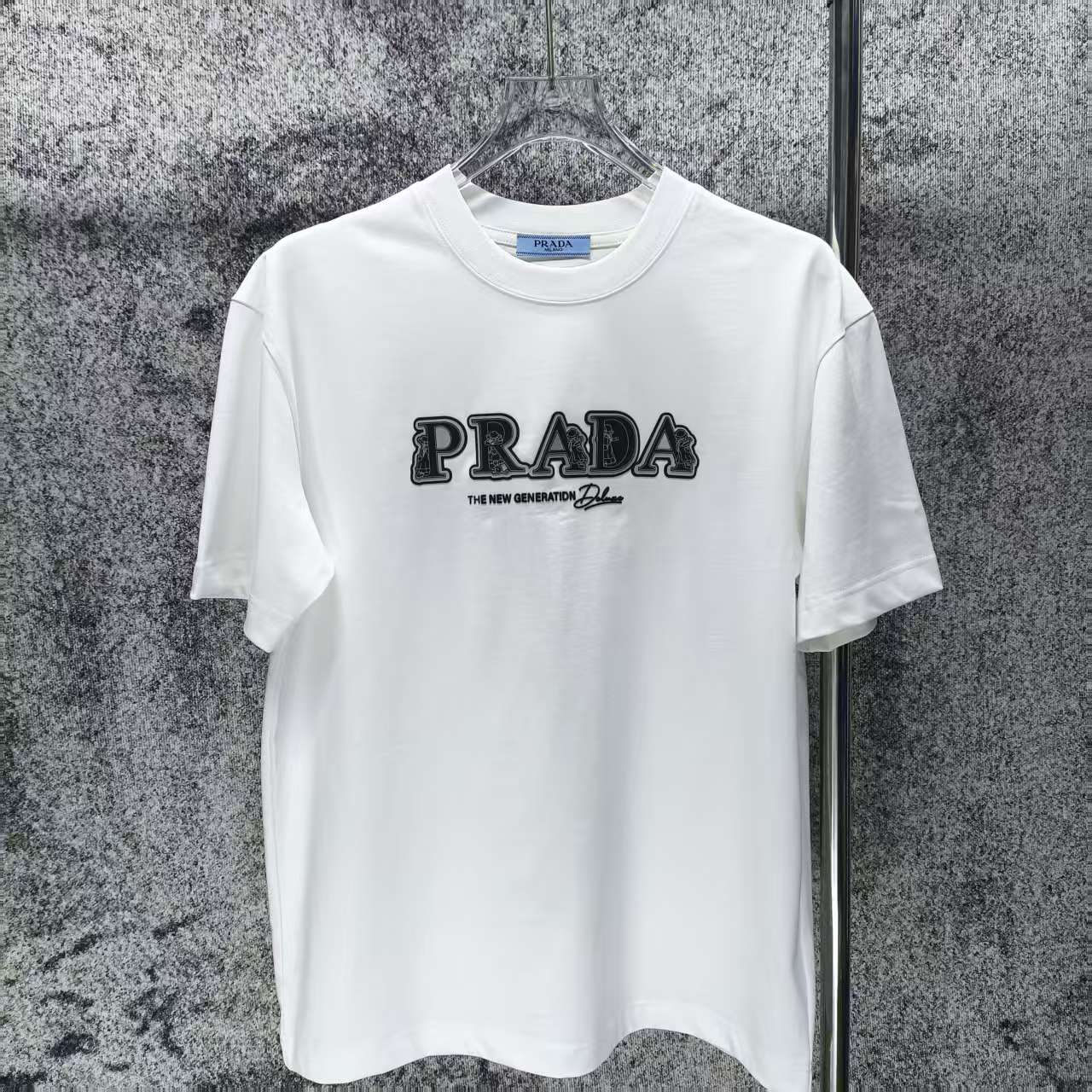 ☆超人気☆ 2026 プラダ 新作 半袖Tシャツ 偽物