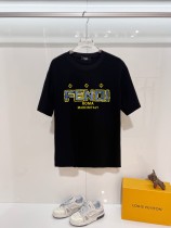 人気急上昇 2026 フェンディ 新作 半袖Tシャツ 偽物
