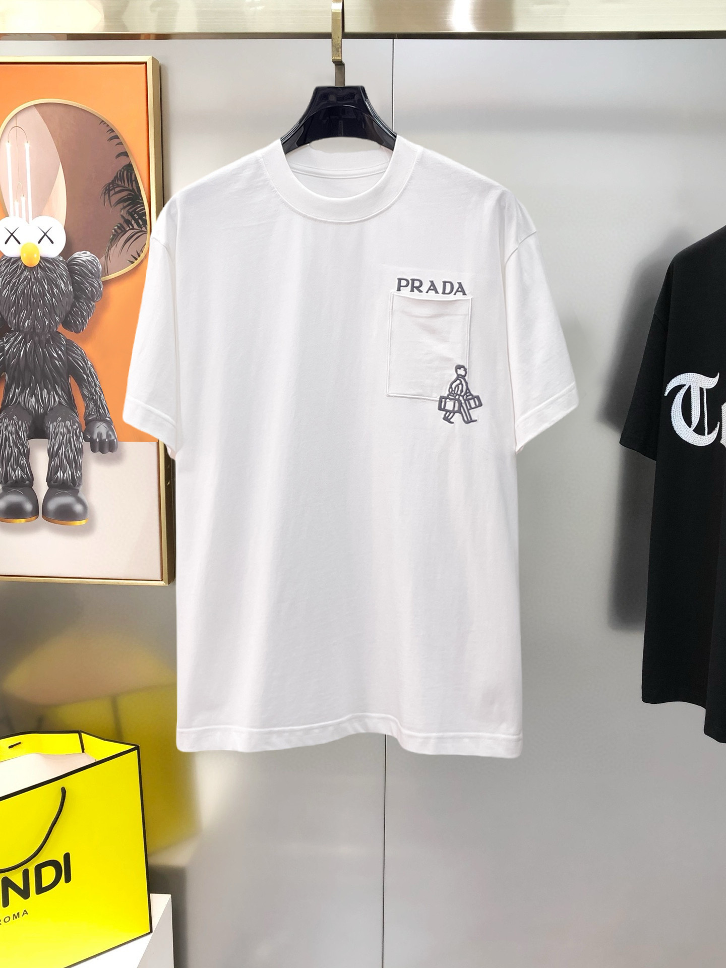 入手困難品！2026 プラダ 新作 半袖Tシャツ スーパーコピー