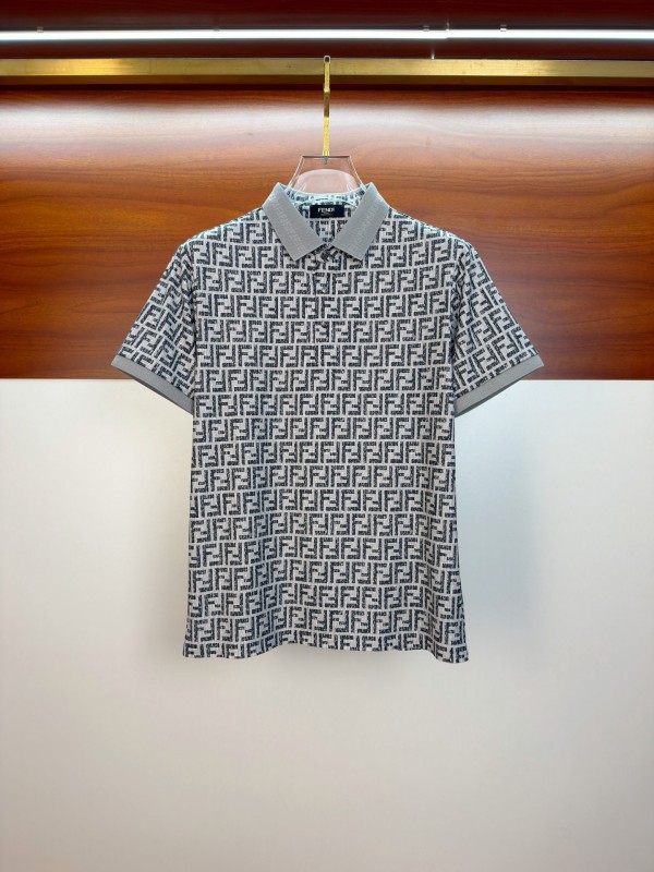 絶対欲しい！ 2026 フェンディ 新作 半袖Tシャツ 偽物