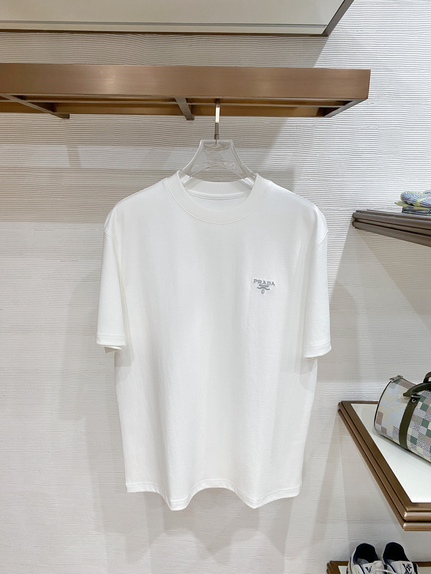 即発送！2026 プラダ 新作 半袖Tシャツ スーパーコピー
