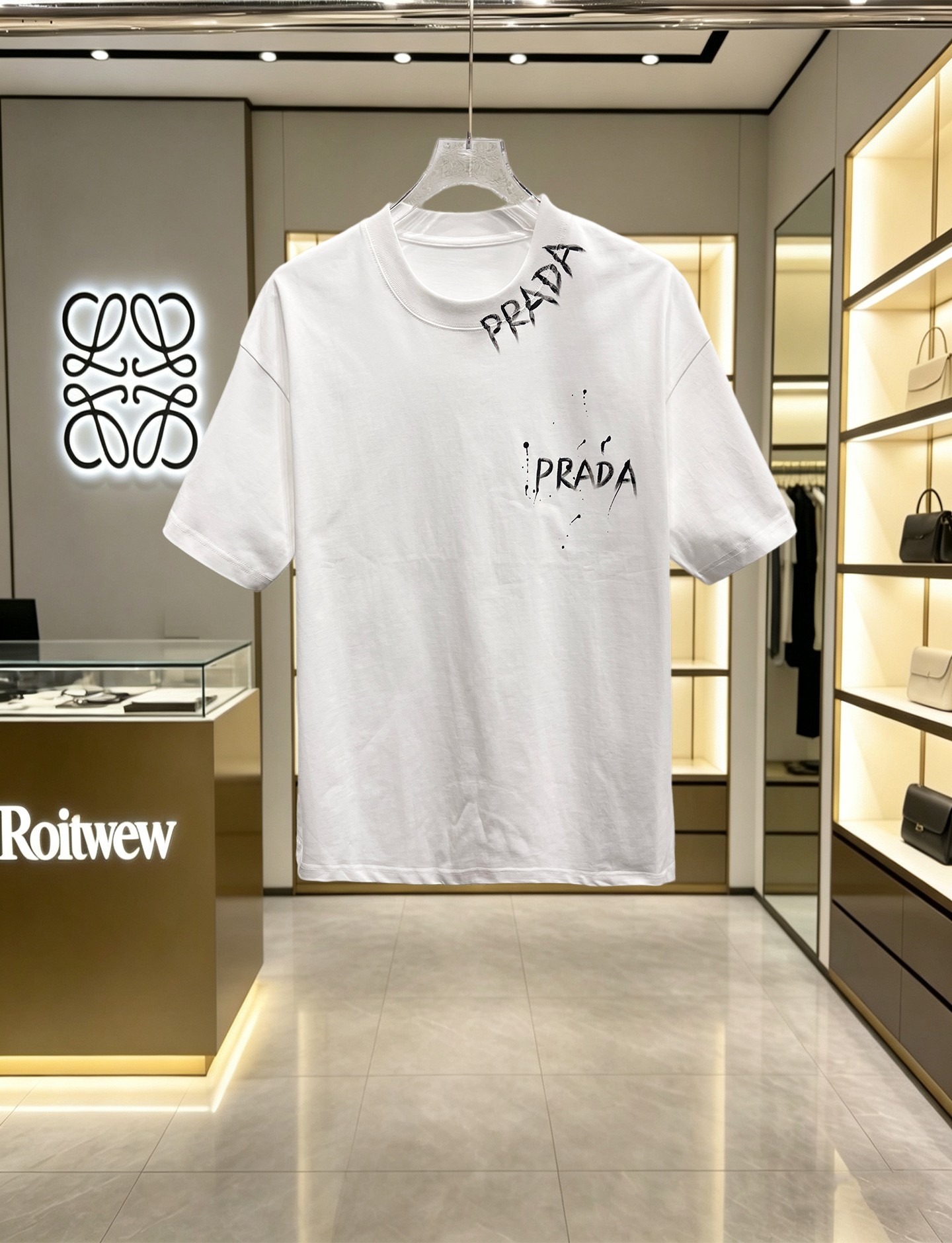 高品質 2026 プラダ 新作 半袖Tシャツ コピー