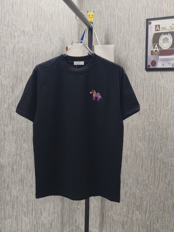累積売上総額第１位！ 2026 ディオール 新作 半袖Tシャツ コピー