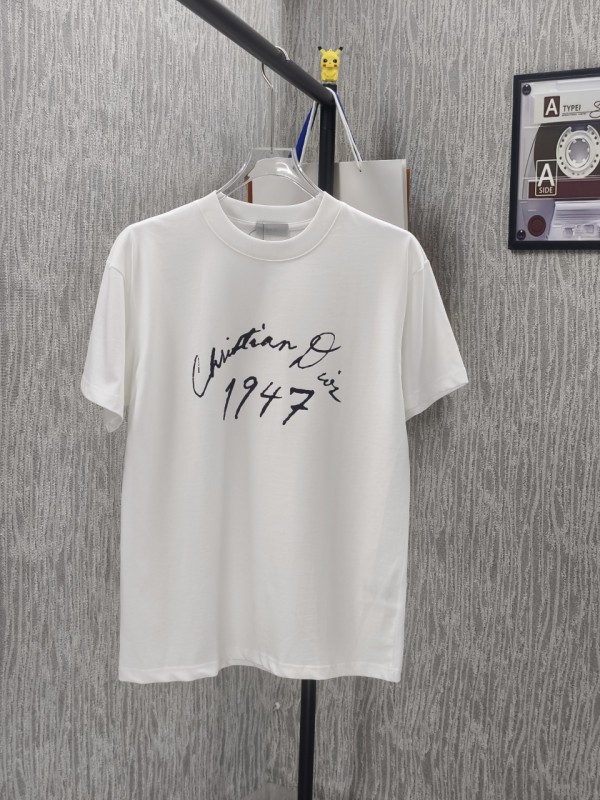 注目度抜群！2026 ディオール 新作 半袖Tシャツ 偽物