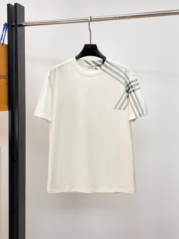希少♪限定 2026 バーバリー 新作 半袖Tシャツ 偽物