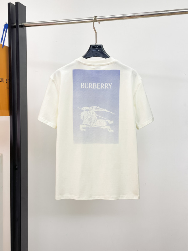 使い勝手良 2026 バーバリー 新作 半袖Tシャツ 偽物