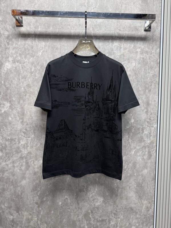 超希少！2026 バーバリー 新作 半袖Tシャツ コピー
