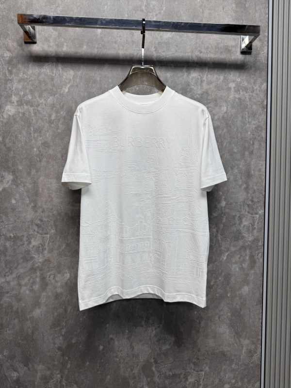 使い勝手良 2026 バーバリー 新作 半袖Tシャツ スーパーコピー