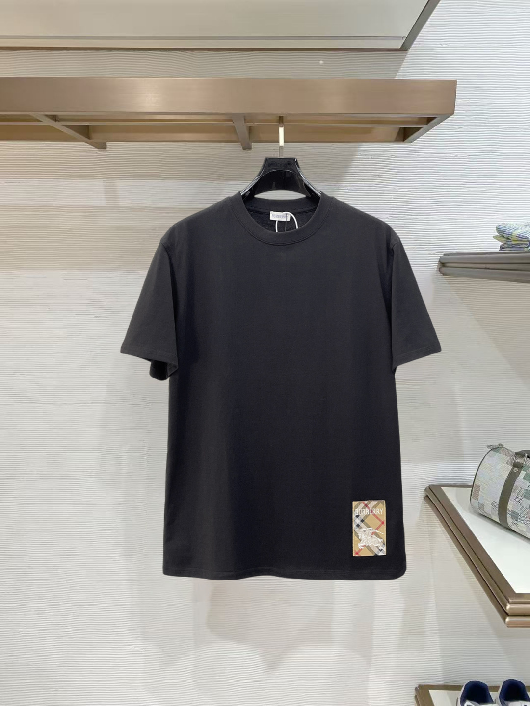 最安値挑戦 2026 バーバリー 新作 半袖Tシャツ 偽物