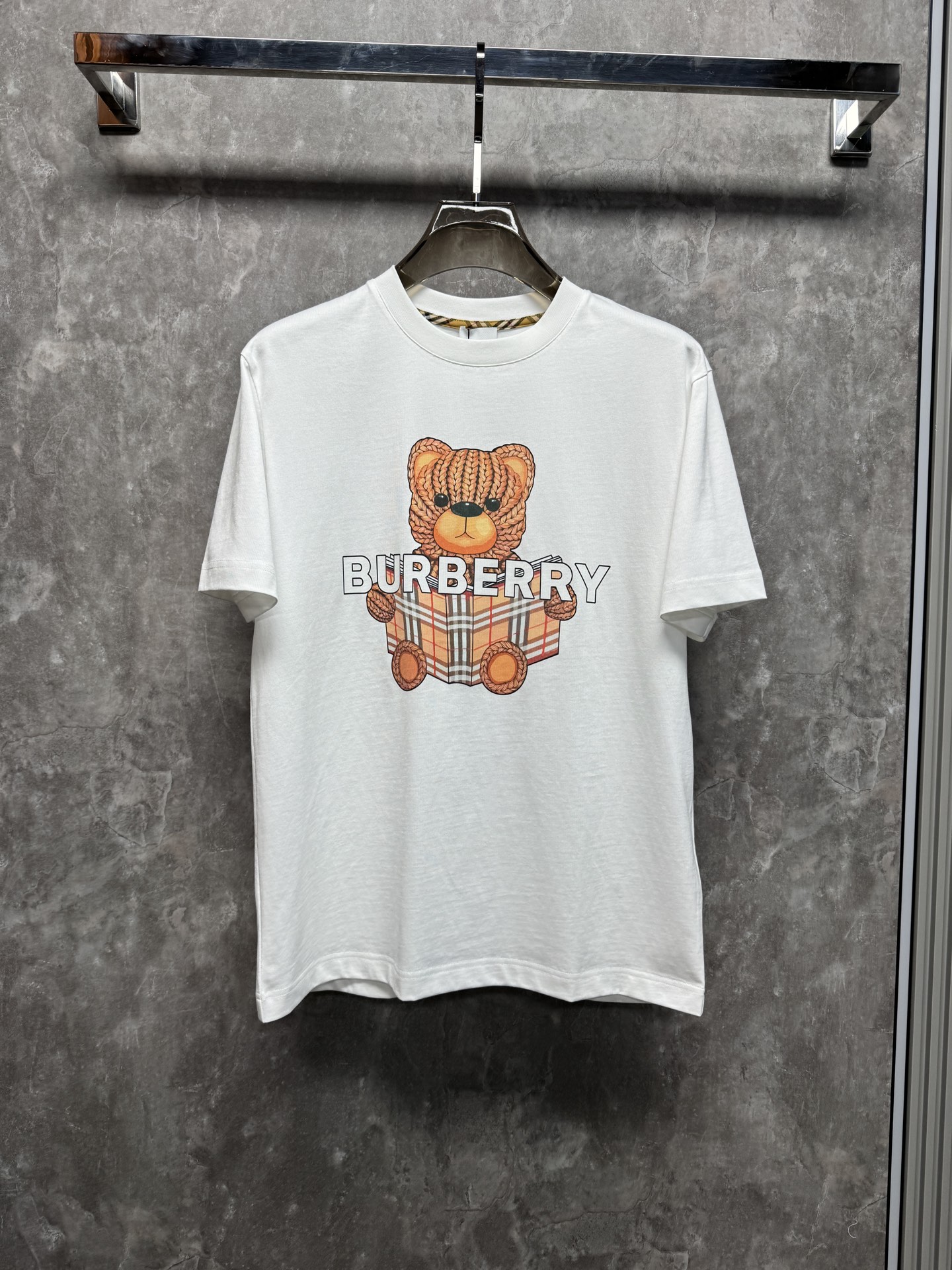 すぐ届く 2026 バーバリー 新作 半袖Tシャツ スーパーコピー