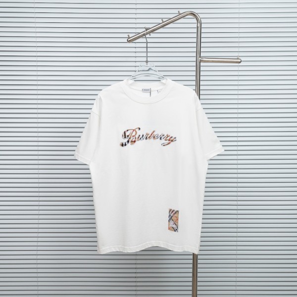 使い勝手良 2026 バーバリー 新作 半袖Tシャツ コピー