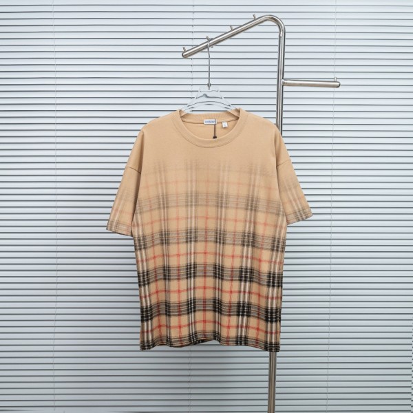 注目度抜群！2026 バーバリー 新作 半袖Tシャツ スーパーコピー
