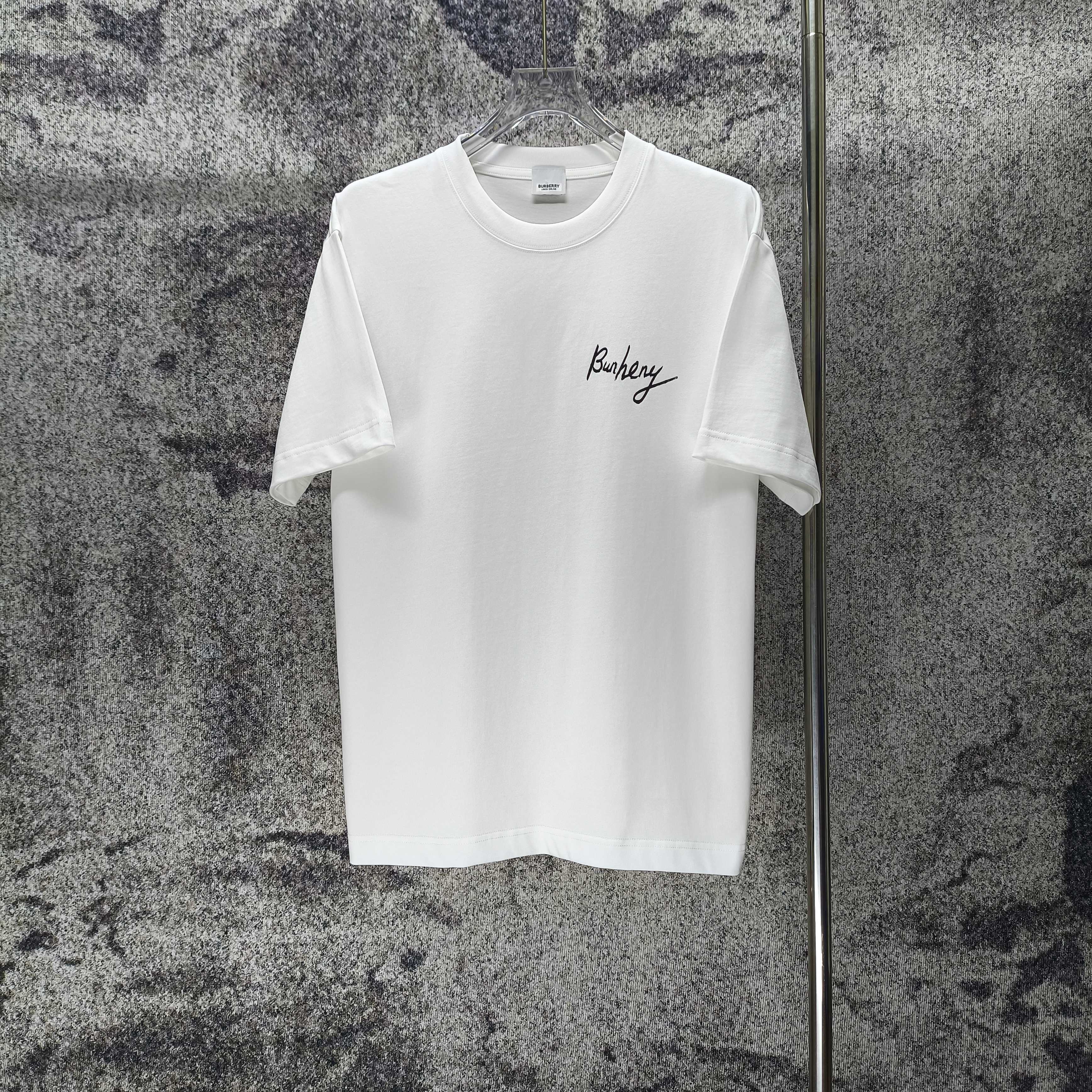 【大特価】2026 バーバリー 新作 半袖Tシャツ 偽物
