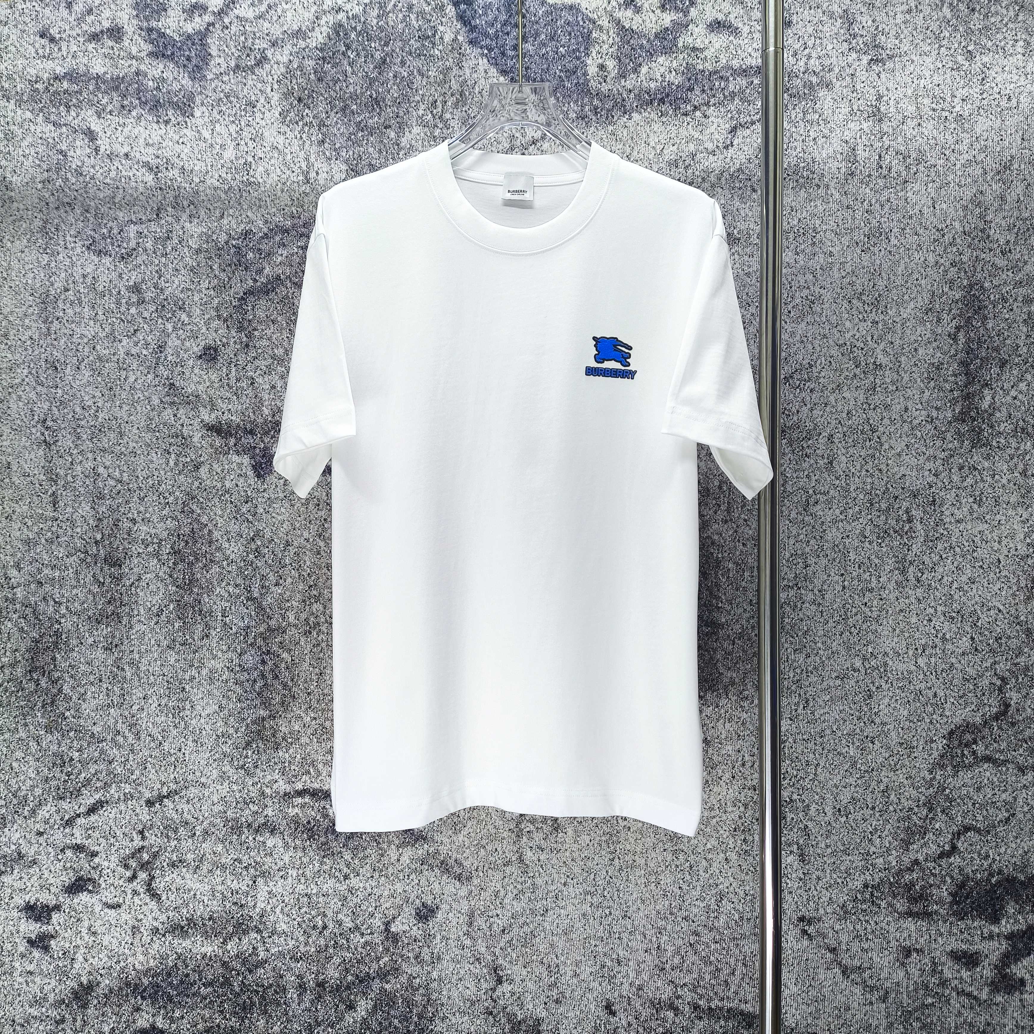 一目惚れ♪ 2026 バーバリー 新作 半袖Tシャツ スーパーコピー
