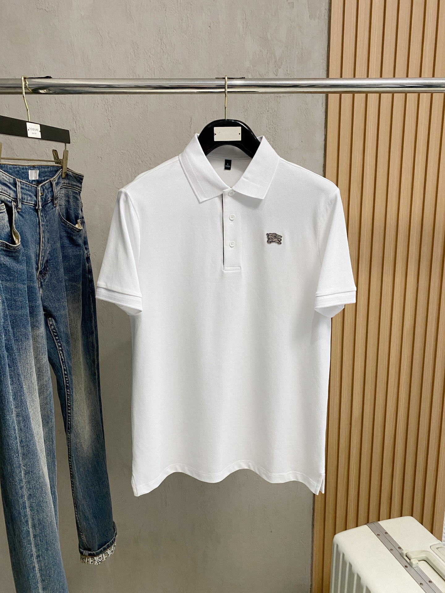 注目アイテム♡ 2026 バーバリー 新作 半袖Tシャツ 偽物